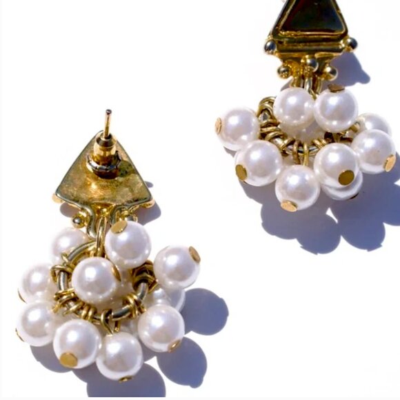 💞💗 Vintage Gold Metal Triangular Pearl Cluster On Gold Ring Dangle Earrings - Picture 3 of 5